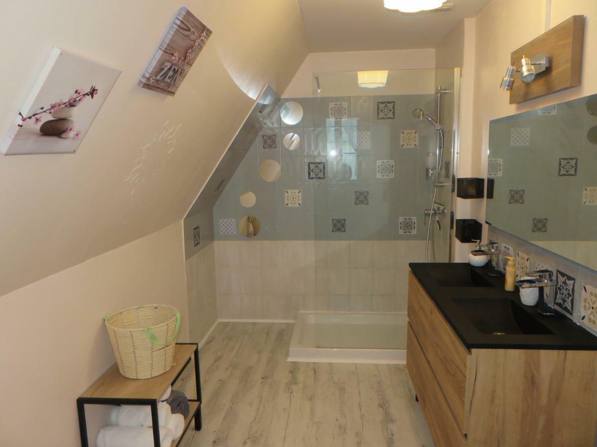 Grand appartement chaleureux Thouars Extérieur photo